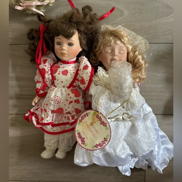 Assorted Porcelain Dolls Set - Picture 5 of 8